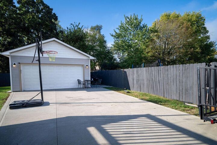 Property Photo:  3159 Vauxhall Drive  OH 43204 