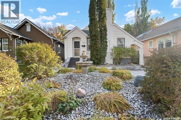 Property Photo:  330 8th Street  SK S7H 0P5