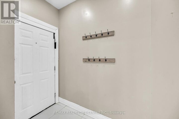 Property Photo:  334 Cannon Street East  ON L8L 2B9 