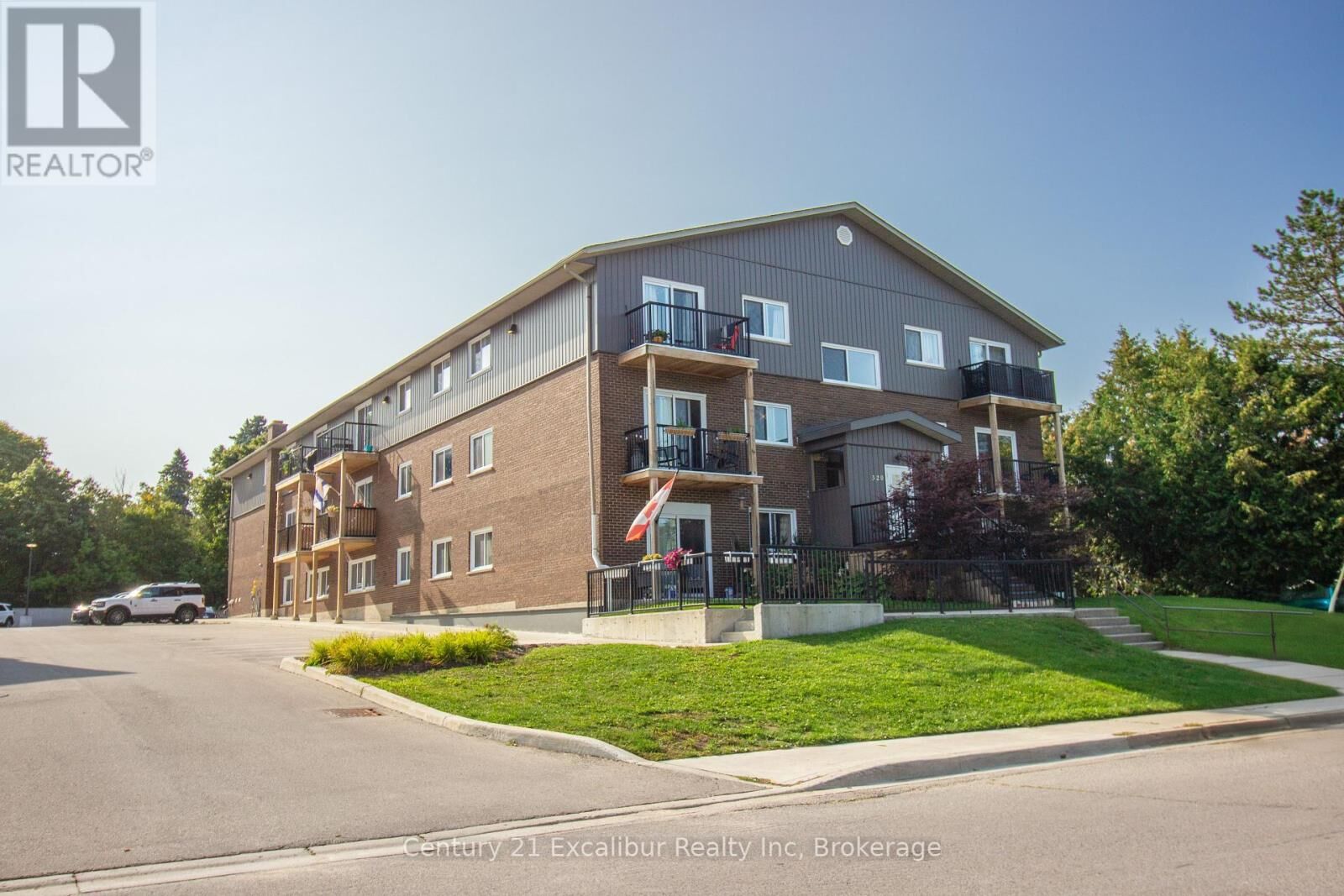 Property Photo:  320 Queen Street East 16  ON N1M 1T4 