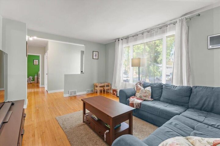 Property Photo:  30 Havelock Avenue  MB R2M 1G9 