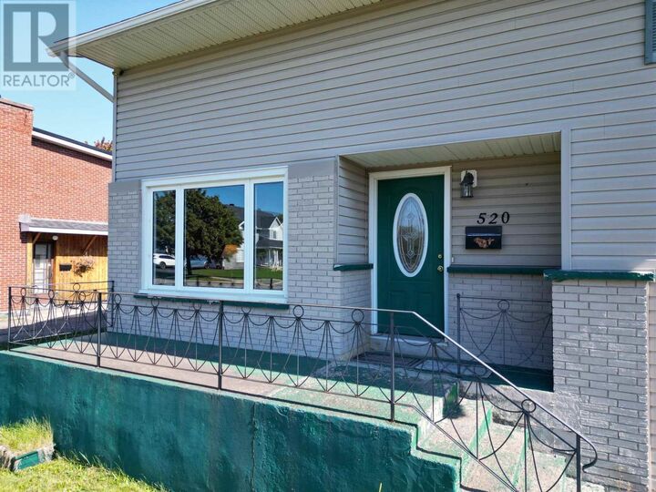 Property Photo:  520 Wilson St  ON P6B 2L3 