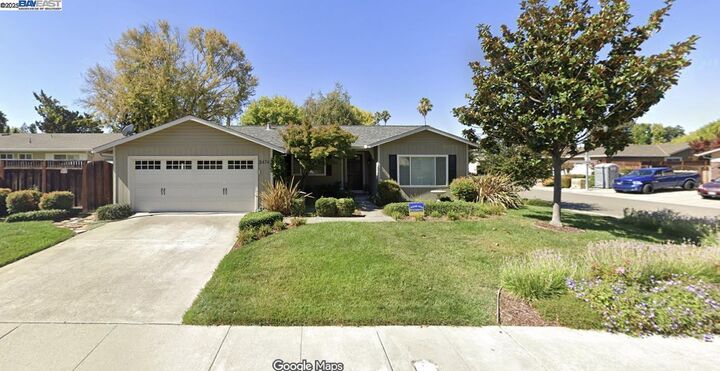 Property Photo: 2474 Tanager Dr CA 94566