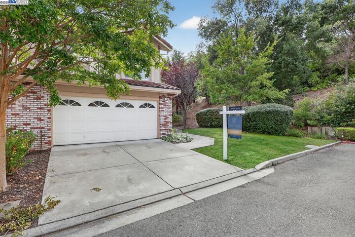 Property Photo:  214 Bellflower Dr  CA 94582 