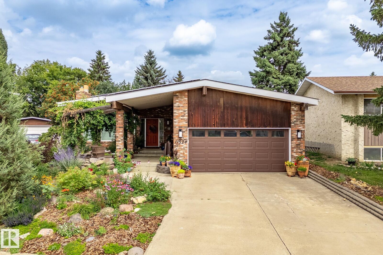 Property Photo: 11524 152B Avenue NW AB T5X 1E8