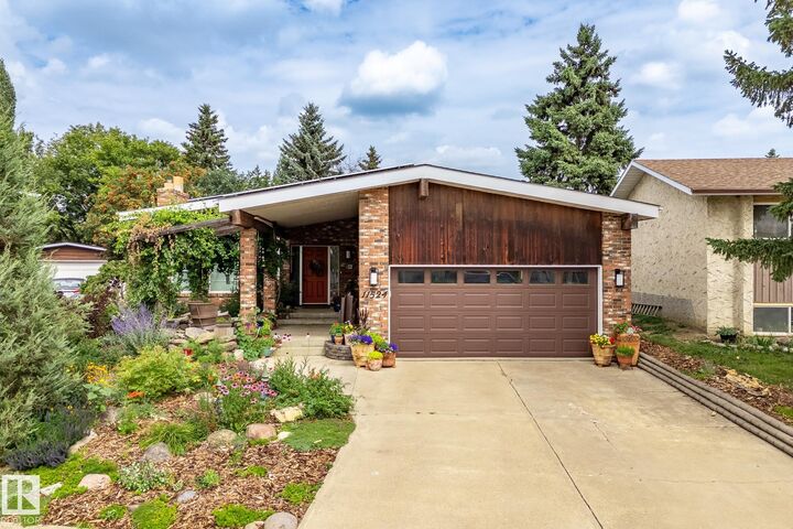 11524 152B Avenue NW  Edmonton AB T5X 1E8 photo