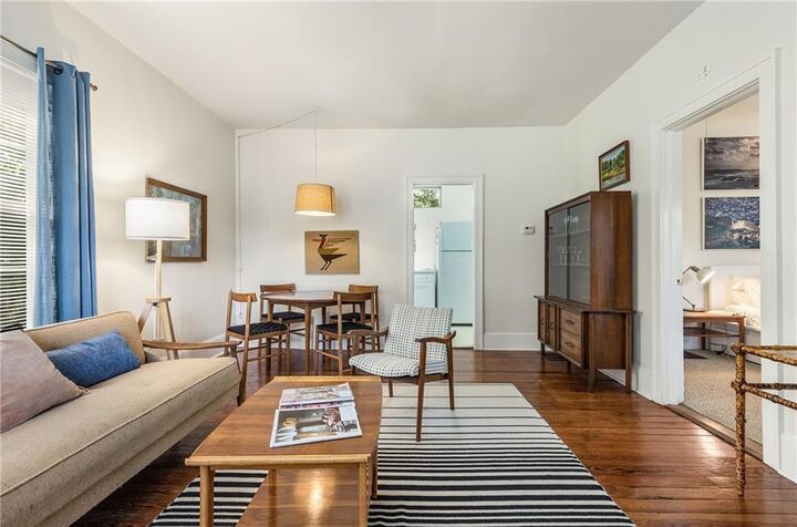 Property Photo:  