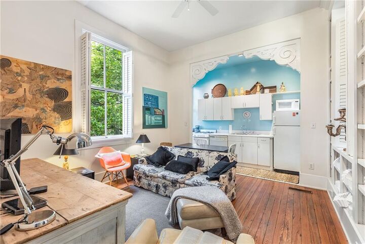 Property Photo:  