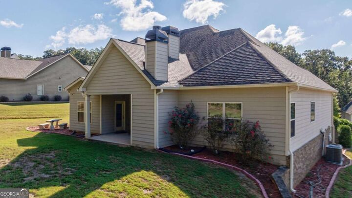 Property Photo:  860 Ashland Falls Drive  GA 30656