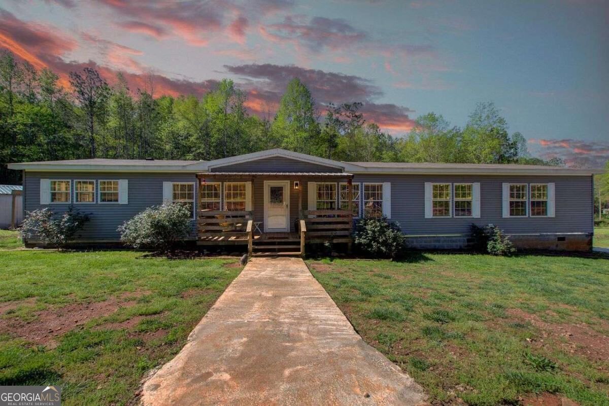 Property Photo:  537 Craven Road  GA 30170