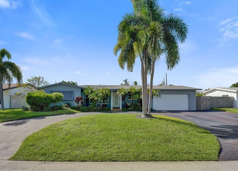 Property Photo: 1410 NE 42nd Ct FL 33334