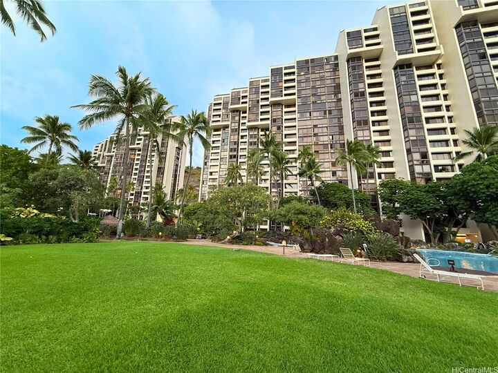 Property Photo:  521 Hahaione Street 2-10G  HI 96825 
