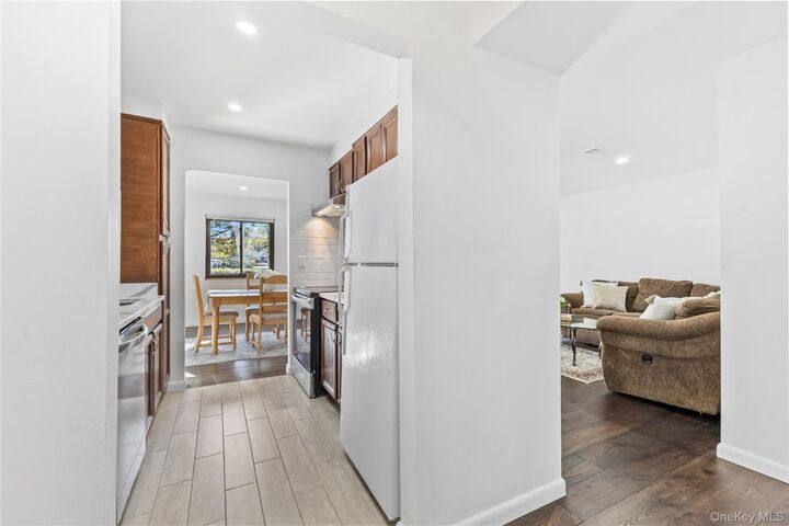Property Photo:  105 Cherry Hill Drive  NY 12603 