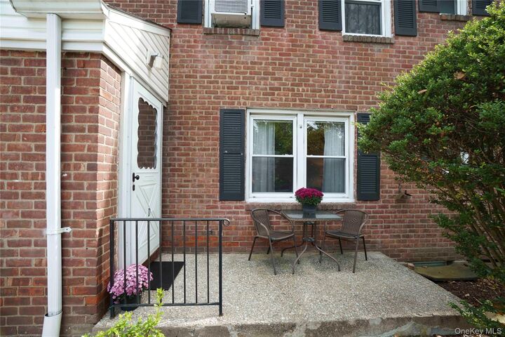 Property Photo:  120 North Broadway 9D  NY 10533 