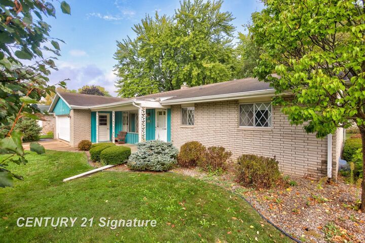 Property Photo:  5568 Mary Court  MI 48603 