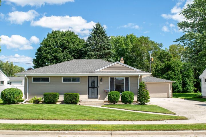 1108 1st Ave  Grafton WI 53024 photo