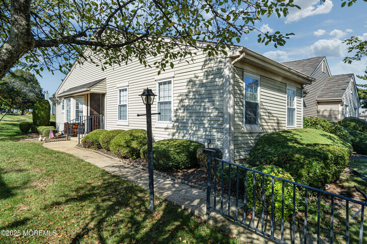 10 Martin Van Buren Drive B  Monroe NJ 08831 photo