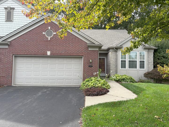 2912 Woodridge Circle NE  Grand Rapids MI 49525 photo