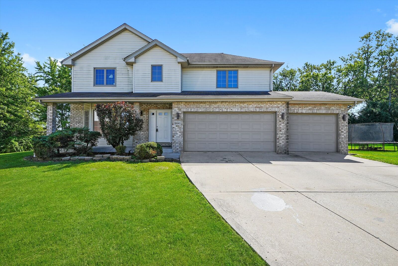 Property Photo: 18641 Loras Court IL 60478