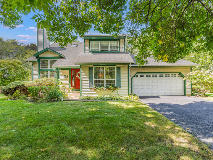 Property Photo:  1437 Pinetree Drive  IL 60565 