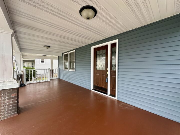 Property Photo:  212 E Jefferson Street  IL 61727 