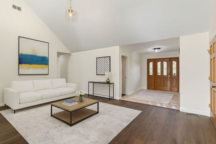 Property Photo: 1548 Wood Creek Trail IL 60103