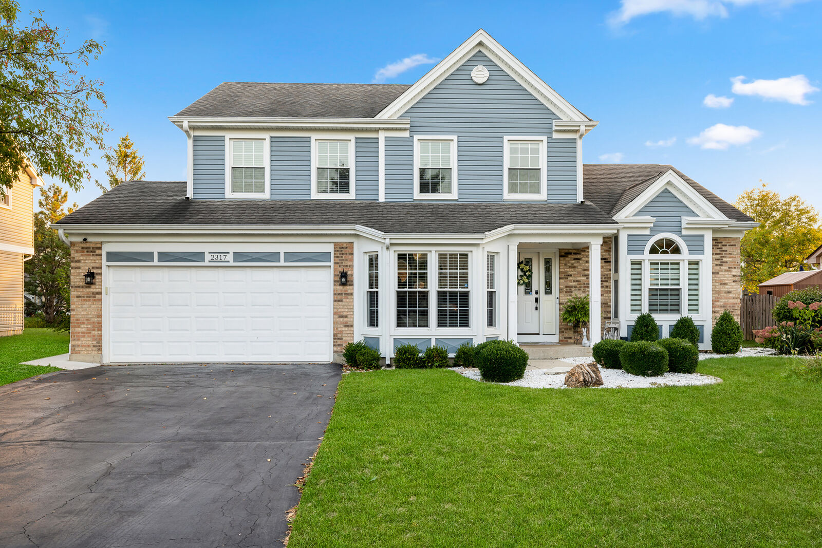 Property Photo:  2317 Broadway Lane  IL 60194 