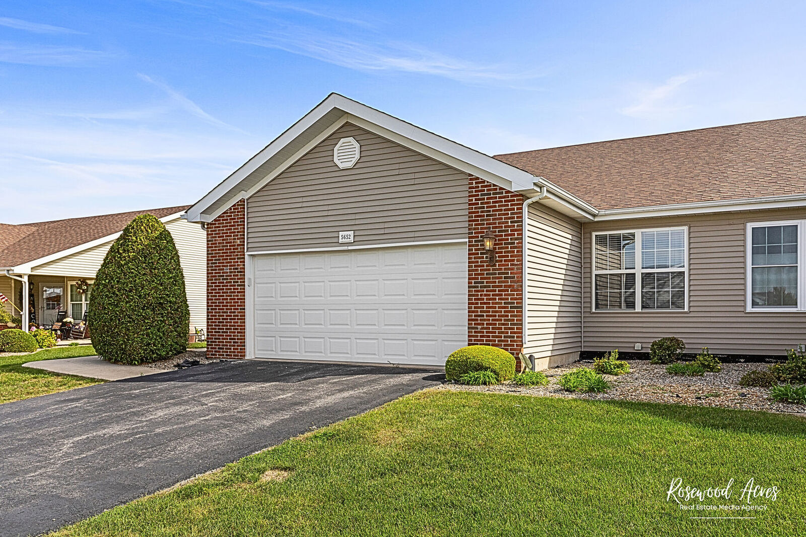 Property Photo: 5652 Hearthside Drive IL 60914