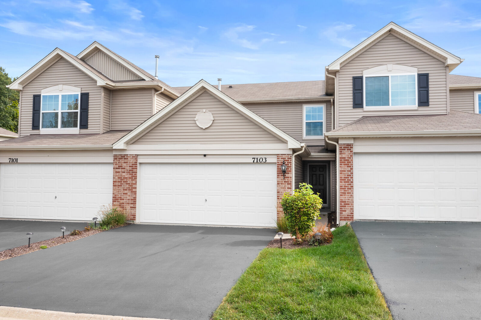 Property Photo: 7103 Hidden Green Circle IL 60020