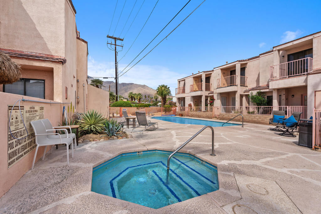 Property Photo:  401 E Vista Chino 6  CA 92262 