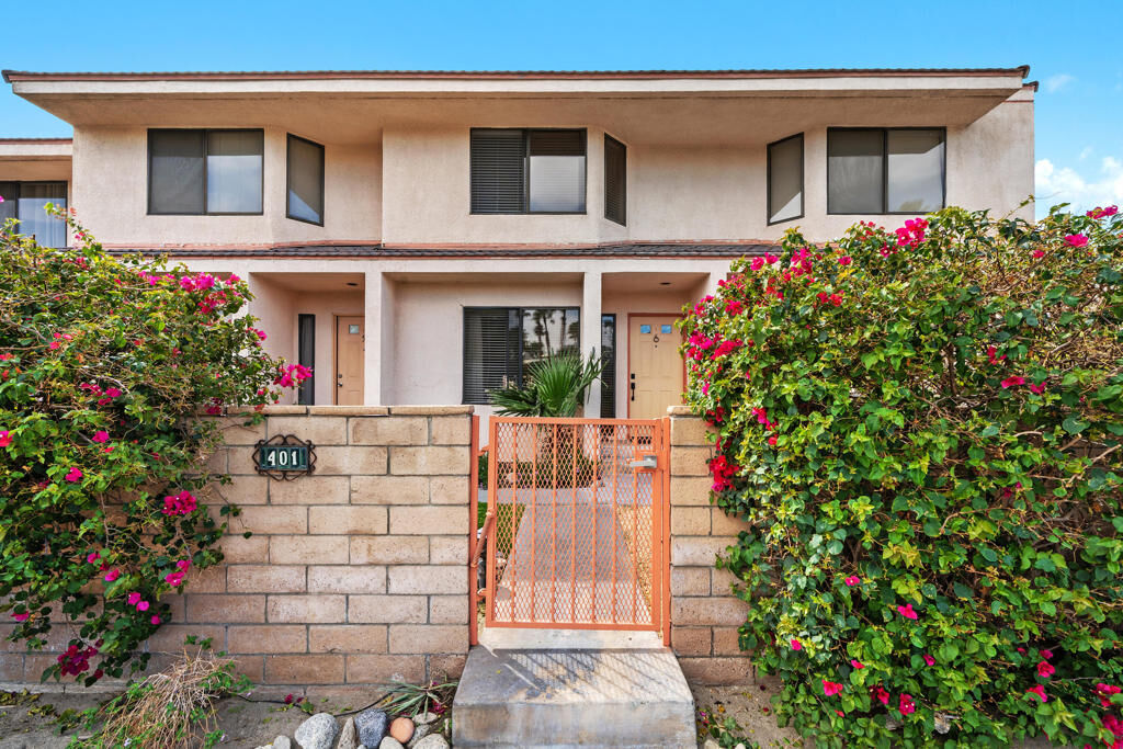 Property Photo:  401 E Vista Chino 6  CA 92262 