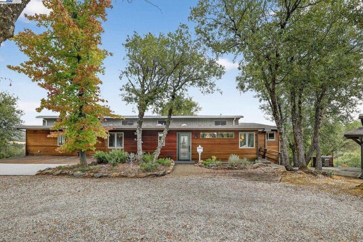 16440 Clinton Rd  Jackson CA 95642 photo