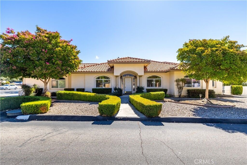 Property Photo: 2142 Wood Duck Lane CA 93446