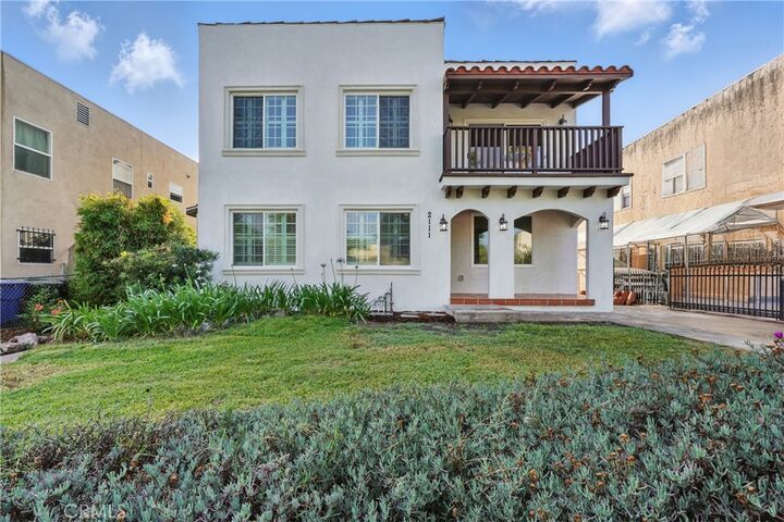 Property Photo:  2111 S Bronson Ave  CA 90018 
