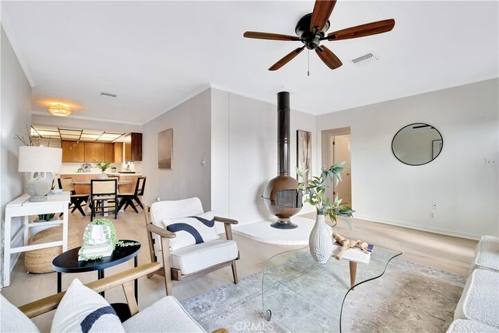 Property Photo:  907 Lilienthal  CA 90278 