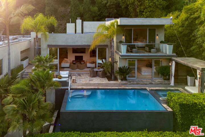 Property Photo:  2731 Hutton Drive  CA 90210 