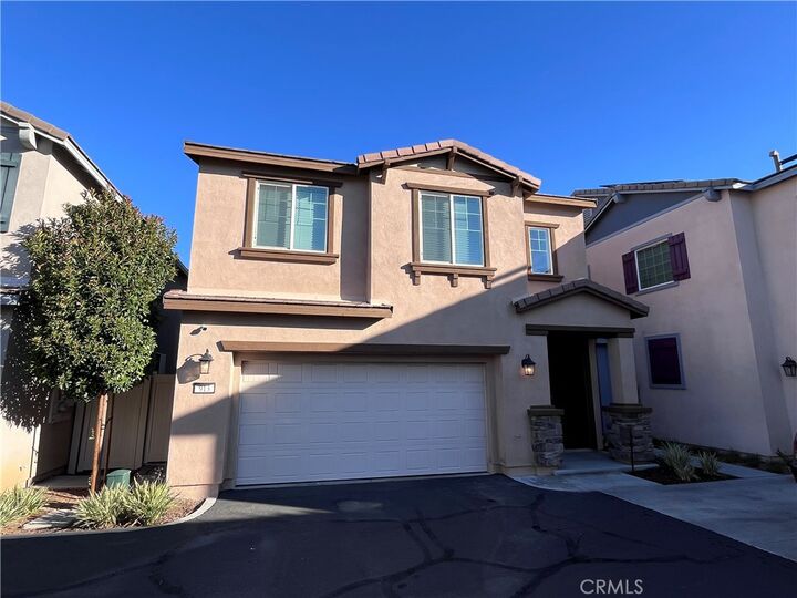 Property Photo:  913 Helena Ridge  CA 92530 