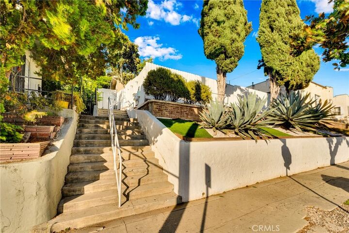 Property Photo: 1925 Berkeley CA 90026