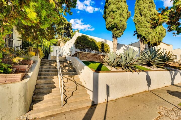 Property Photo:  1925 Berkeley  CA 90026 