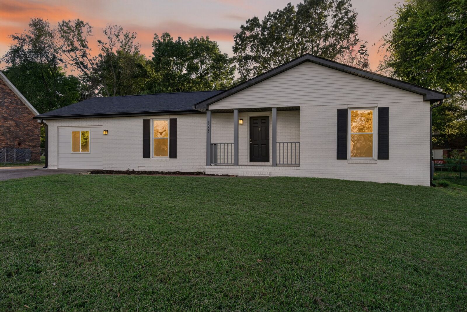 Property Photo: 1006 Peachers Mill Rd TN 37042