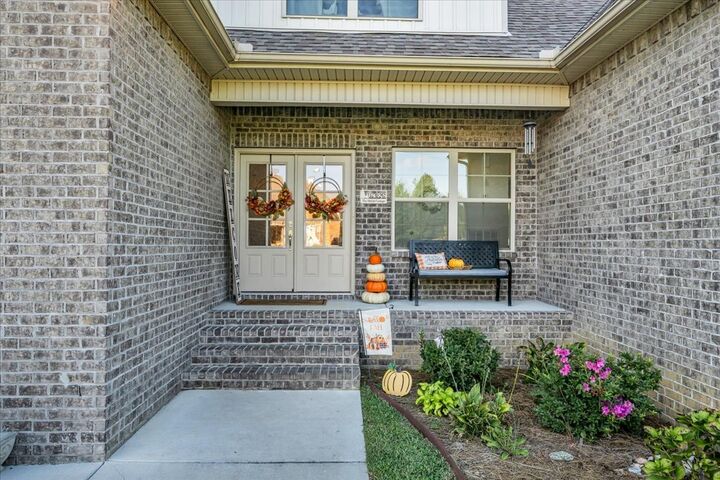 Property Photo: 170 Briarwood Ln TN 37166