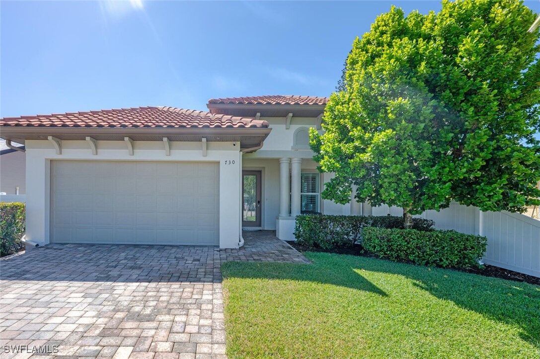 Property Photo:  730 95th Avenue N  FL 34108 