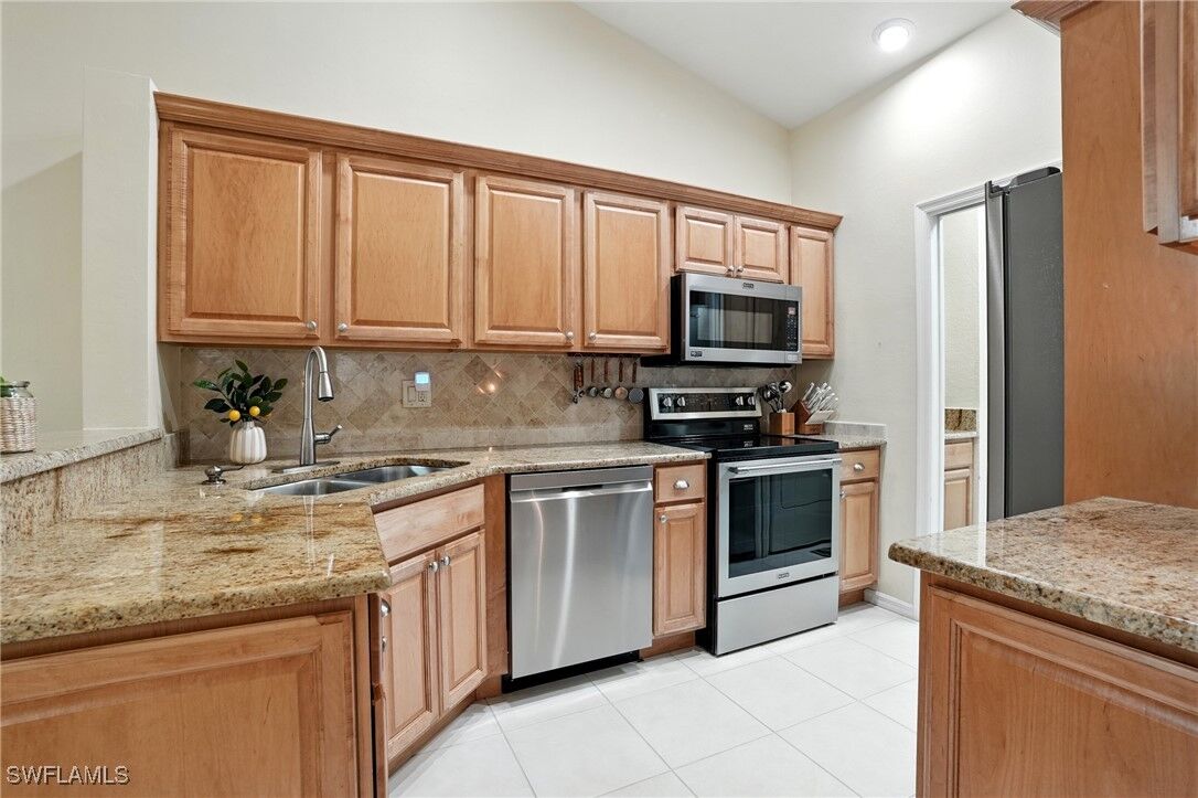 Property Photo:  12629 Glen Hollow Drive  FL 34135 