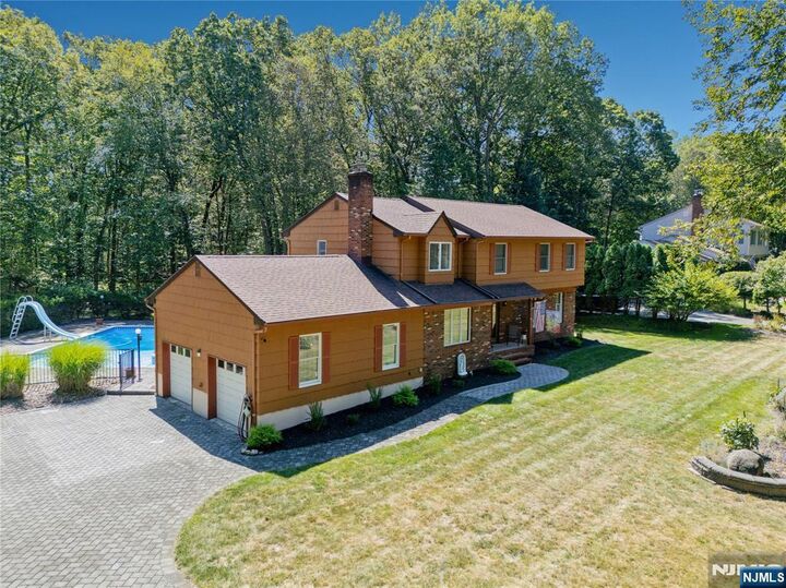 Property Photo:  88 Manor Drive  NJ 07446 