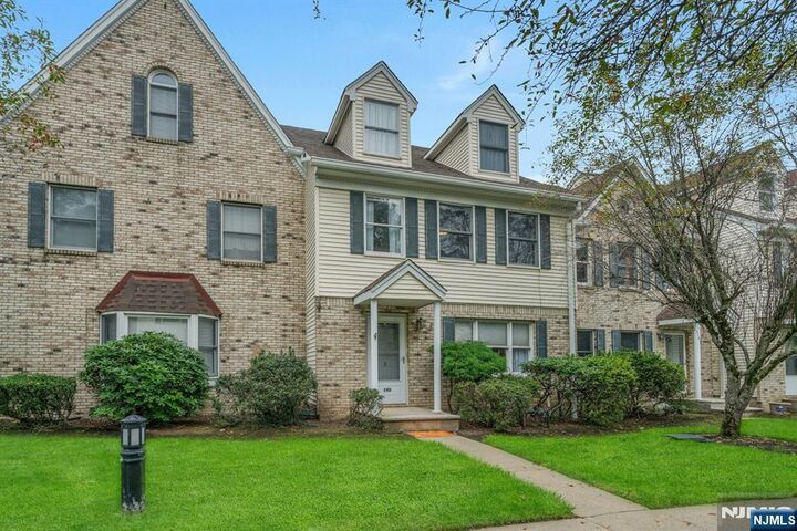 Property Photo:  54 Hawthorne Avenue D  NJ 07656 