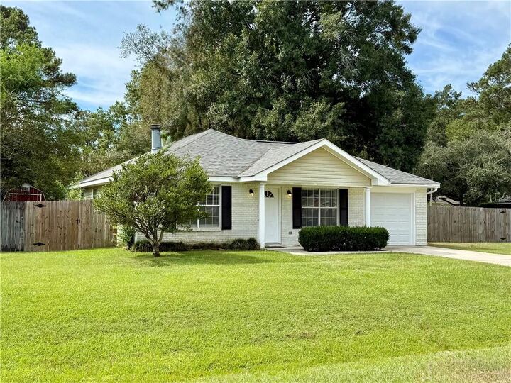 Property Photo: 2 Woodlawn Drive LA 70433