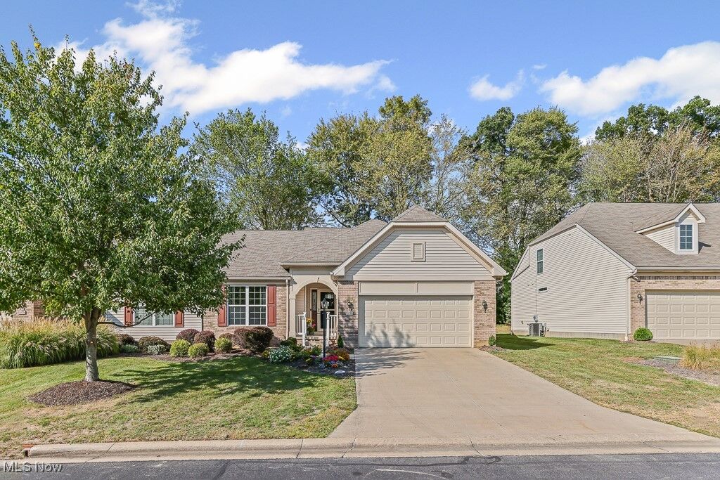 Property Photo: 1096 Cookhill Circle OH 44312