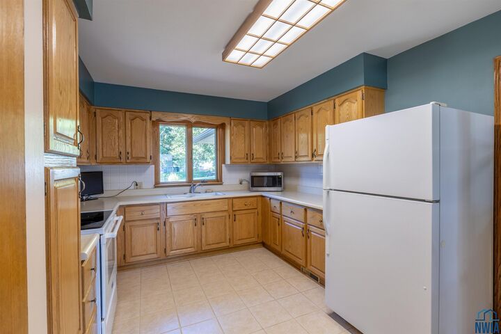 Property Photo:  21 Elmwood Drive  IA 51034 