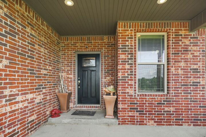 Property Photo:  2011 Venice Avenue  AR 72745 