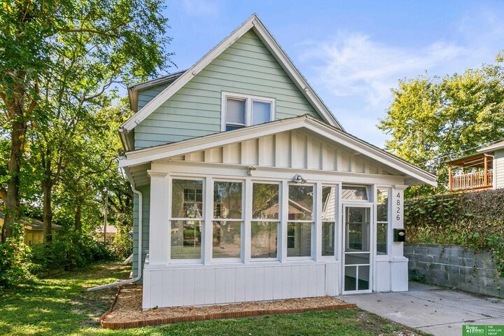Property Photo:  4826 S 15th Street  NE 68107 
